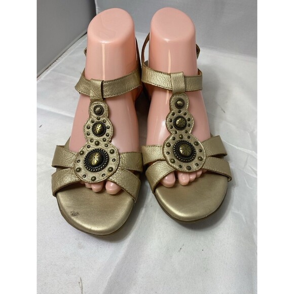 Naturalizer Comfort Carlita Sandal Metallic Tan Leather Slingback Studs US 9M - Picture 4 of 8